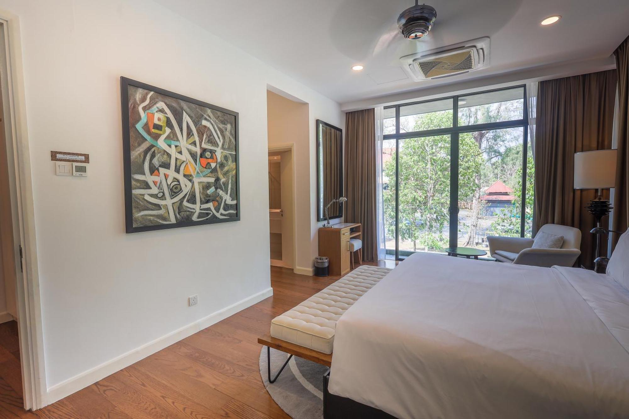 The Riyaz Lavanya Langkawi Pantai Cenang  Εξωτερικό φωτογραφία A bedroom at the hotel