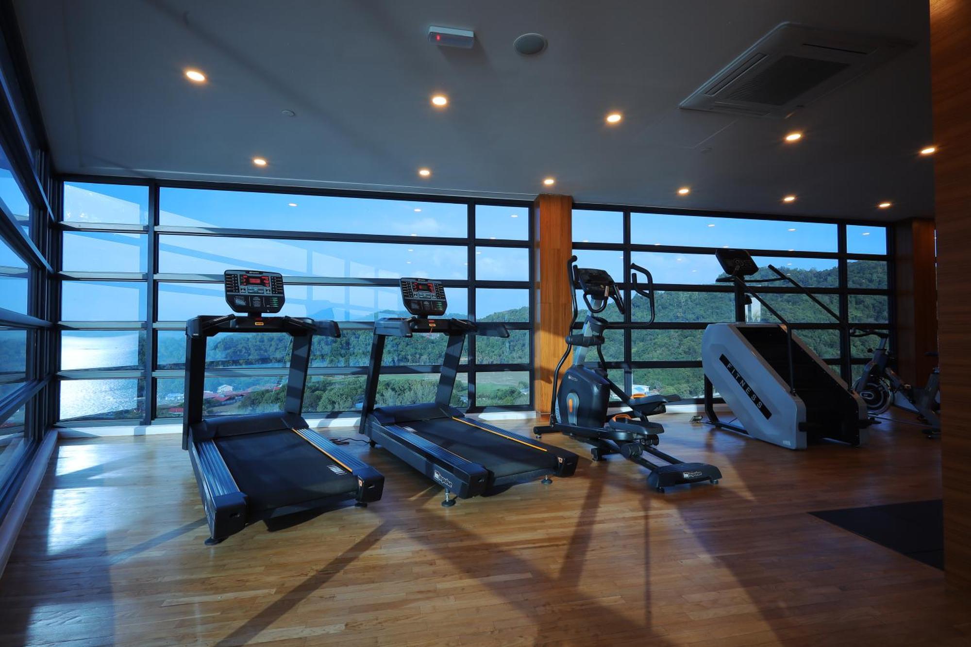 The Riyaz Lavanya Langkawi Pantai Cenang  Εξωτερικό φωτογραφία The gym at the hotel