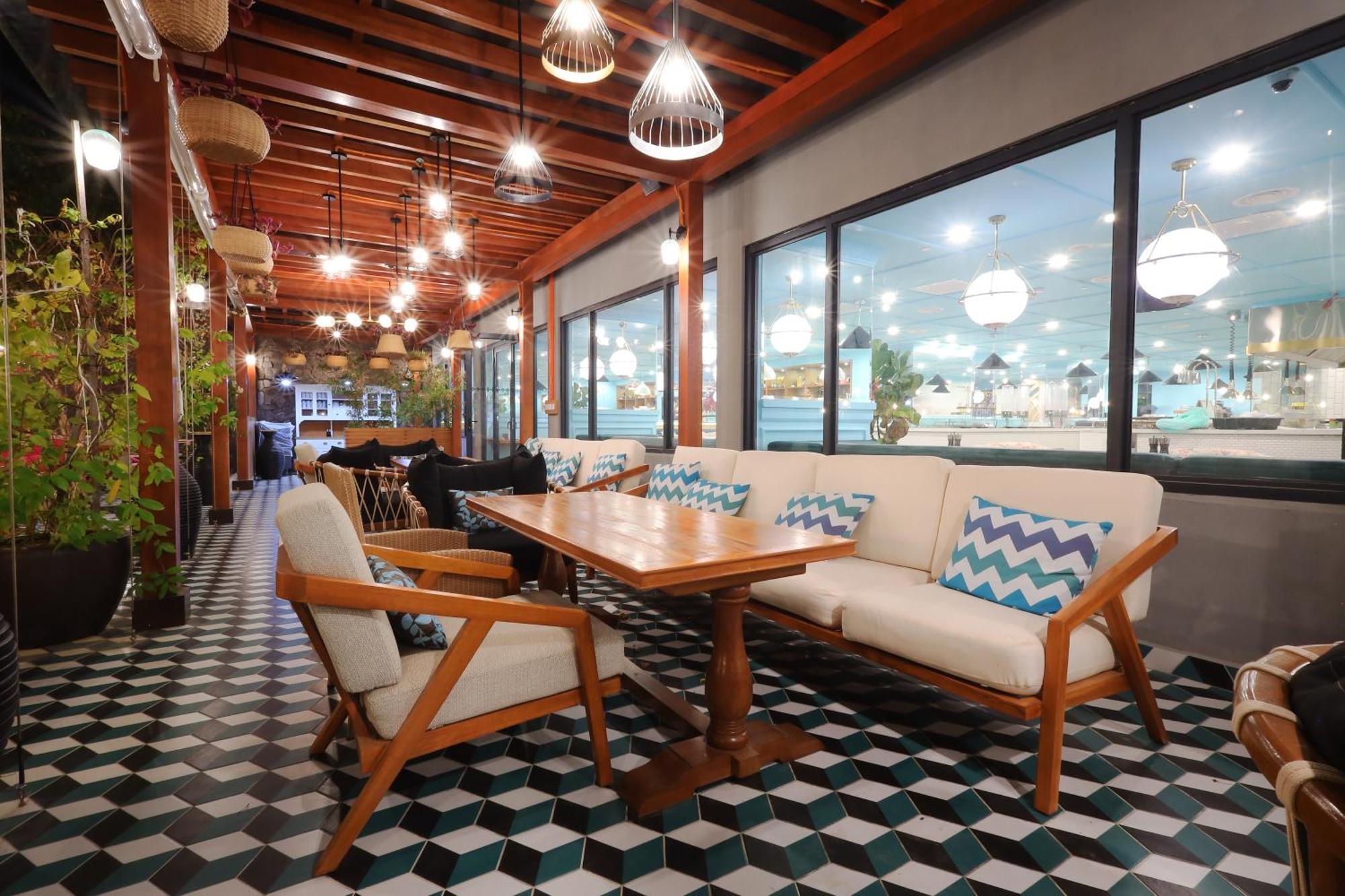 The Riyaz Lavanya Langkawi Pantai Cenang  Εξωτερικό φωτογραφία The interior of the restaurant