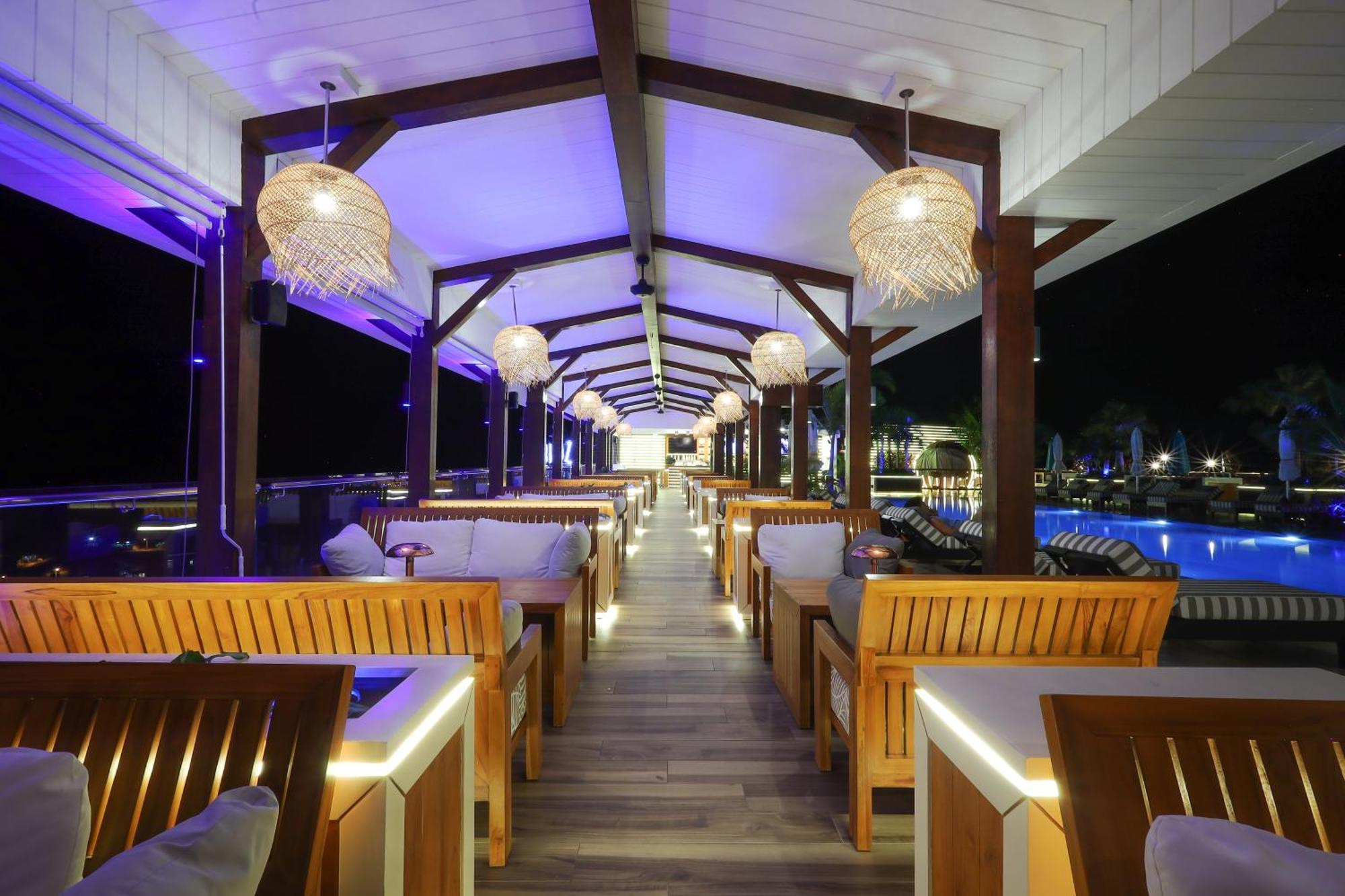 The Riyaz Lavanya Langkawi Pantai Cenang  Εξωτερικό φωτογραφία The restaurant at the hotel